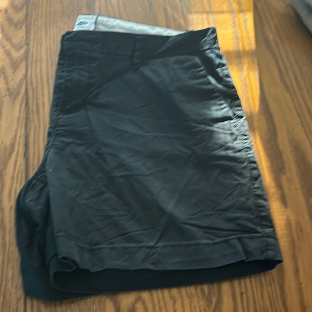 Old Navy Black 5 inch shorts/2